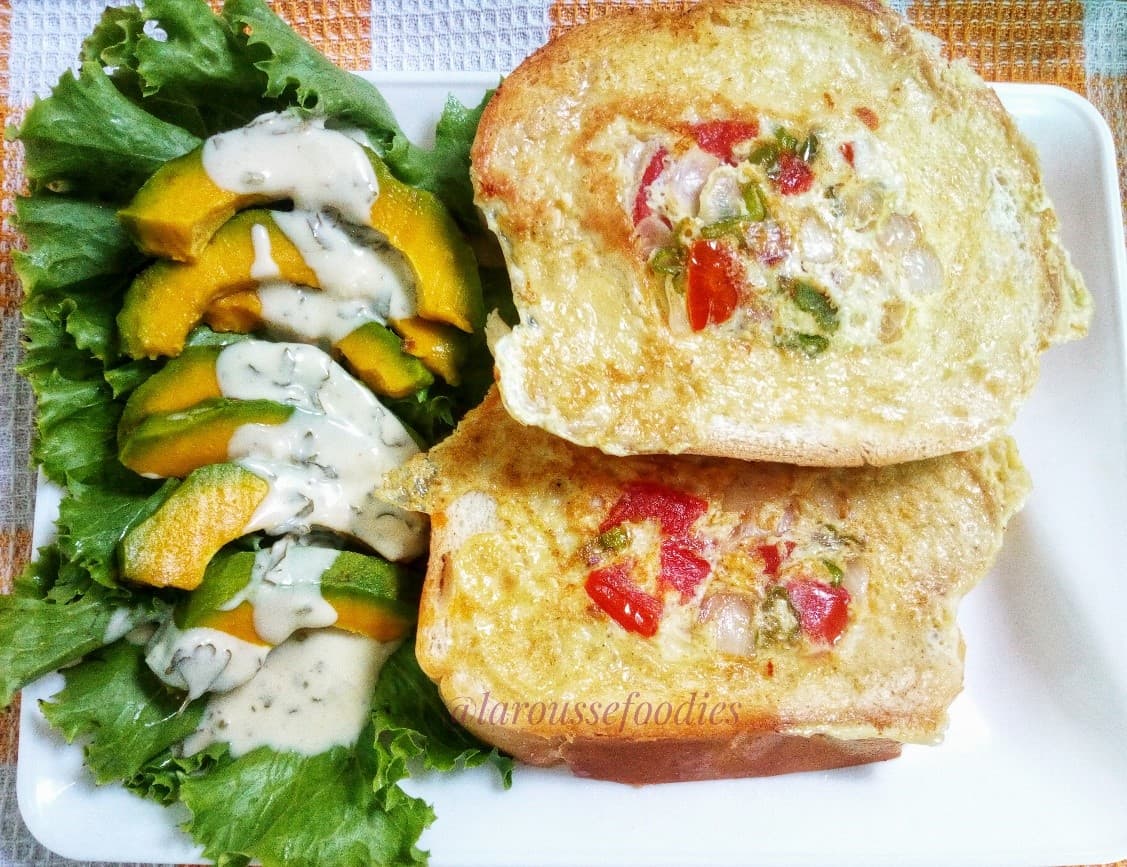 Œufs Dans le Trou au Fromage et à l’Avocat